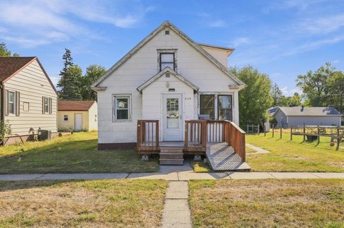 212 10th St N, Breckenridge, MN, 56520-1614 | Card Image