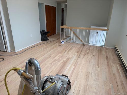 3 Midwood Ave, Farmingdale, NY, 11735-5361 | Card Image