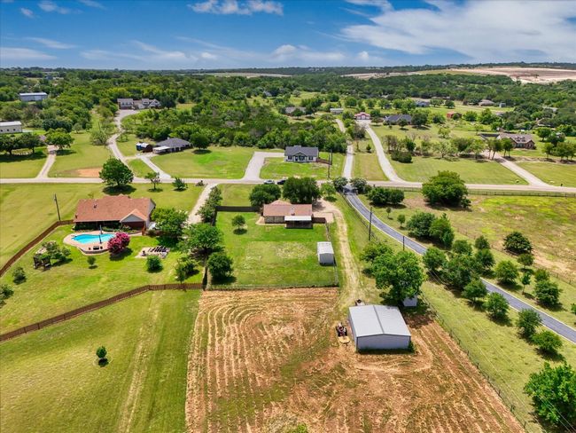 261 Rabbit Hl, House other with 3 bedrooms, 2 bathrooms and null parking in Lorena TX | Image 32