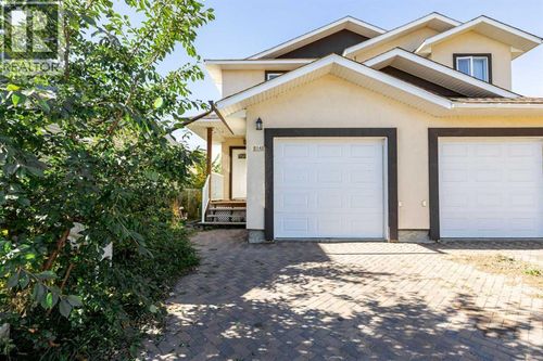 5140 51 St, Lacombe, AB, T4L1H9 | Card Image