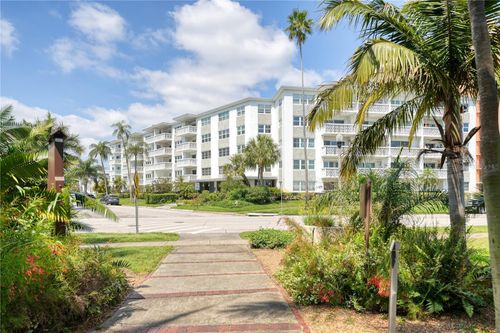 505-1100 N Shore Dr Ne, St Petersburg, FL, 33701-1498 | Card Image