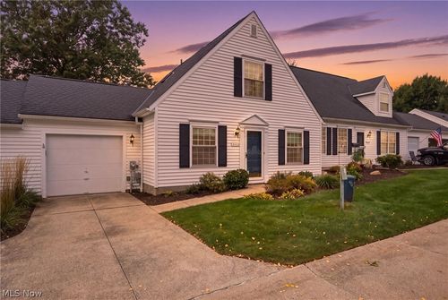 3414 E Prescott Cir, Cuyahoga Falls, OH, 44223-3387 | Card Image