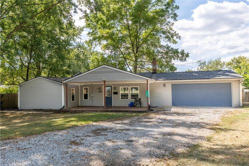 3305 Regent Ave Ne, Canton, OH, 44705-3747 | Card Image