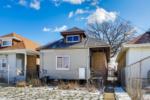 8822 S Ada St, Chicago, IL, 60620-3415 | Card Image