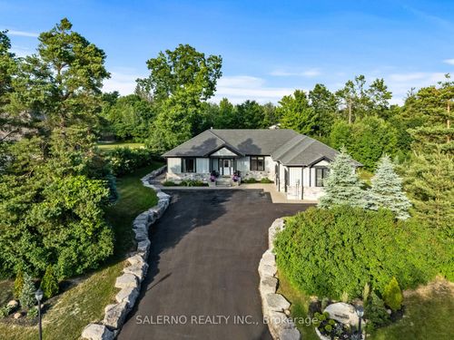 2065 Forest Valley Dr, Innisfil, ON, L9S4A4 | Card Image