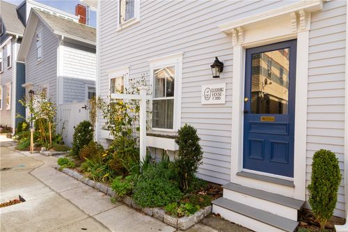 19 3rd St, Newport, RI, 02840-2422 | Card Image