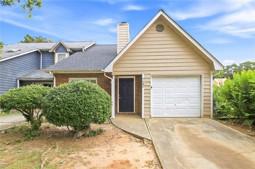 7980 Woodlake Dr, Riverdale, GA, 30274-3936 | Card Image