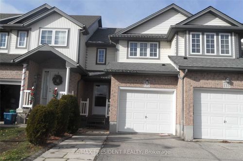 135 Activa Avenue, Kitchener, ON, N2E3T3 | Card Image