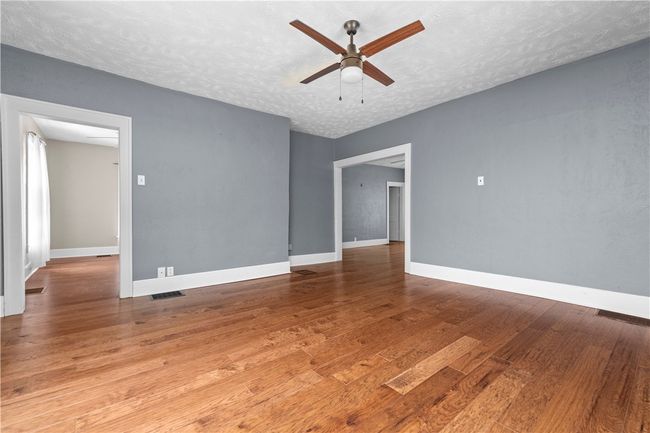457 Pine St, House other with 3 bedrooms, 1 bathrooms and 2 parking in Hookstown PA | Image 16