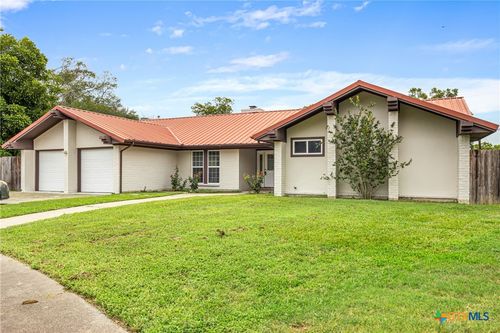111 Warwick Glen St, Victoria, TX, 77904-2263 | Card Image