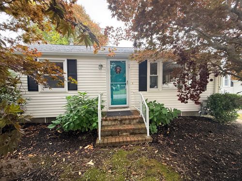 15 Holcomb St, Fairhaven, MA, 02719-4109 | Card Image