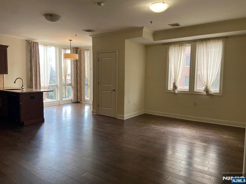 255 Laird Ave, Cliffside Park, NJ, 07010-1278 | Card Image