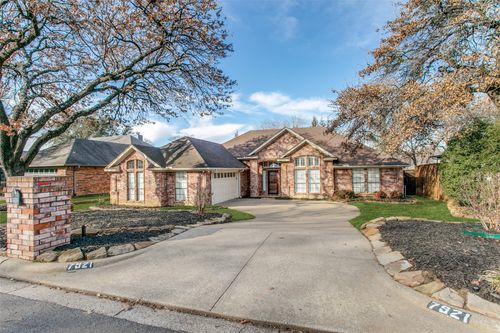 7921 Kendra Ln, North Richland Hills, TX, 76182-8711 | Card Image
