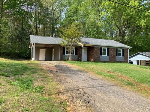 220 Mountview Dr, Mocksville, NC, 27028-2837 | Card Image