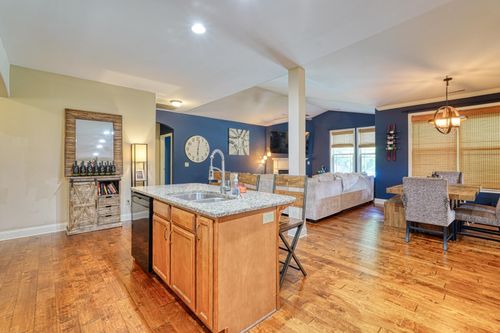 921 Benchmark Dr, Wellford, SC, 29385-9230 | Card Image