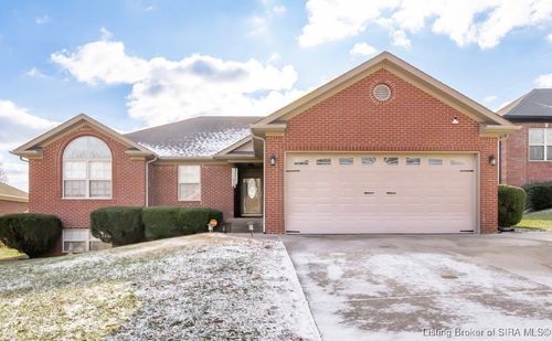 7033 Plum Creek Dr, Sellersburg, IN, 47172-8921 | Card Image