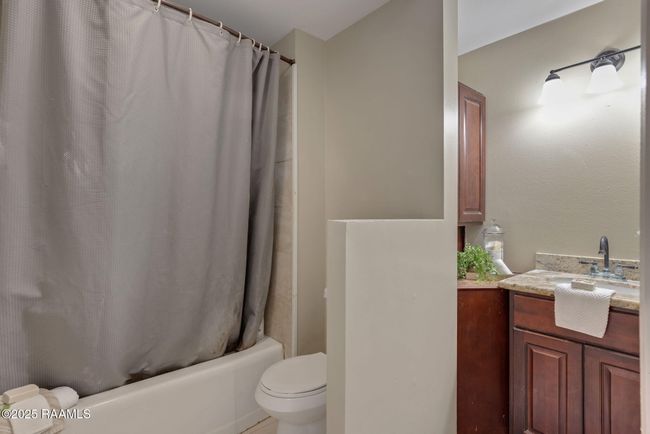 guest bathroom | Image 23