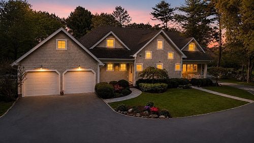 7 Shadow Farm Ln, Rochester, MA, 02770-1329 | Card Image