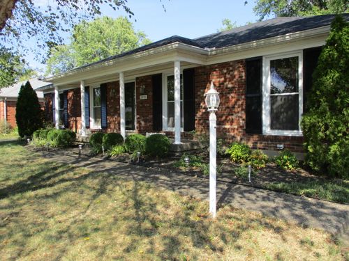2901 Creekside Dr, Louisville, KY, 40241-2106 | Card Image