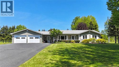 2260 Sunset Dr, Bathurst, NB, E2A7K8 | Card Image