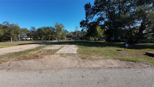 416 E Stockbridge St, Eagle Lake, TX, 77434-1932 | Card Image