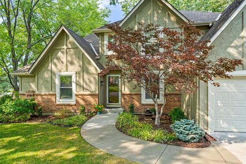 2328 W 123rd Ter, Leawood, KS, 66209-1317 | Card Image