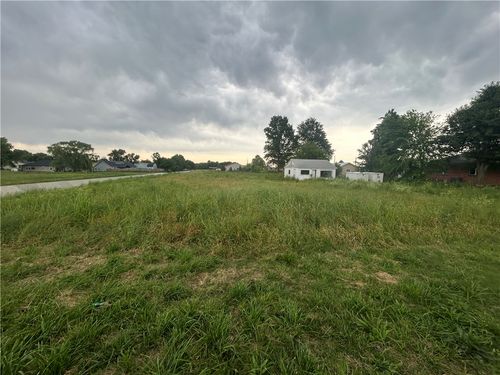 1769 E Kenwood Street, Siloam Springs, AR, 72761 | Card Image