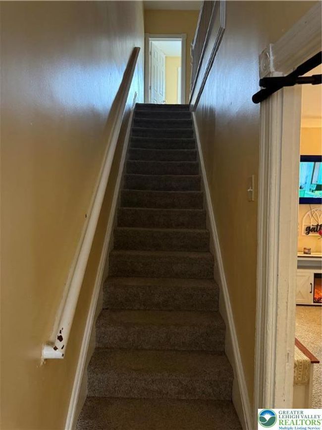 713 E 5 Th St, Home with 6 bedrooms, 2 bathrooms and null parking in BETHLEHEM PA | Image 9