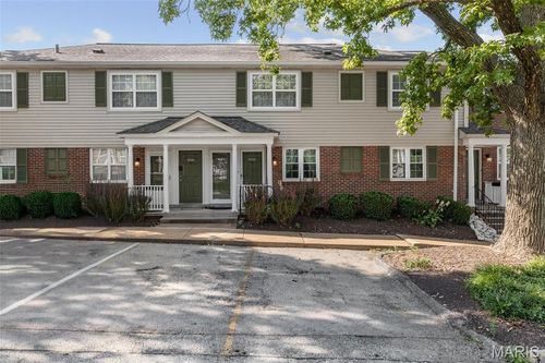 9134 Eager Rd, Saint Louis, MO, 63144-1163 | Card Image