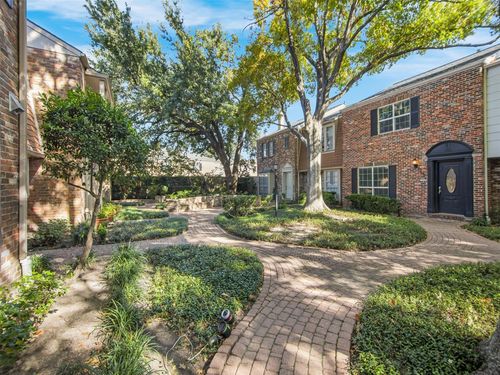 86-6440 Olympia Dr, Houston, TX, 77057-4002 | Card Image