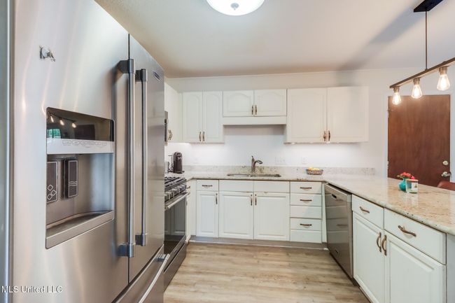 Kitchen | Image 7