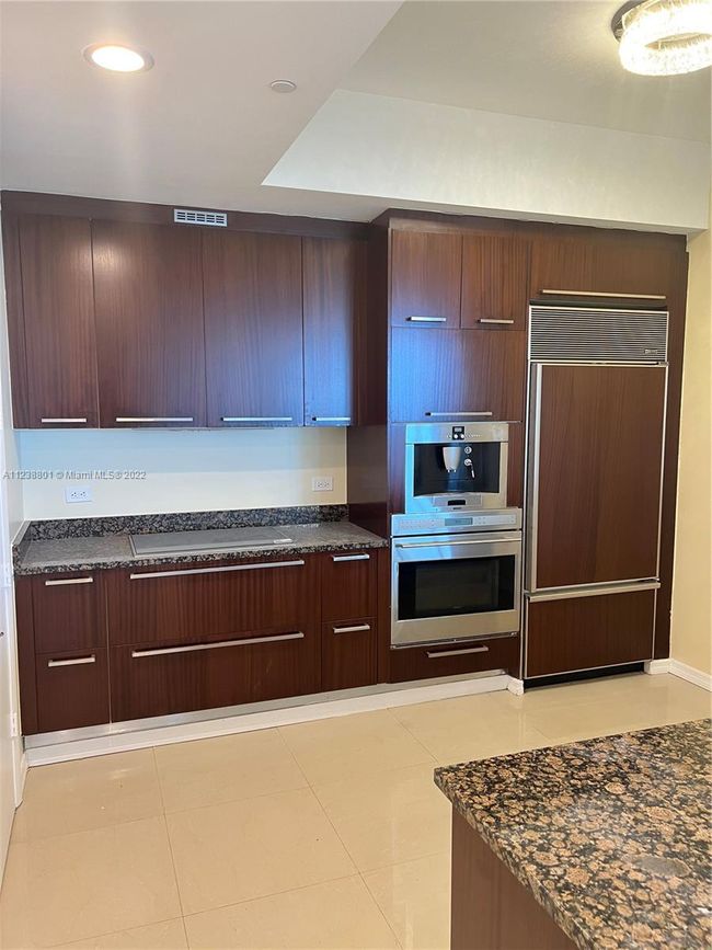 APT-707 - 16001 Collins Ave, Condo with 3 bedrooms, 3 bathrooms and null parking in Sunny Isles Beach FL | Image 8