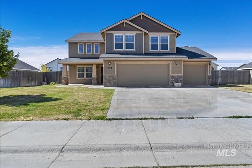 705 Sw Huebert St, Mountain Home, ID, 83647-5015 | Card Image