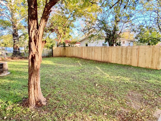 1410 Vine Street, House other with 3 bedrooms, 2 bathrooms and null parking in Bridgeport TX | Image 28