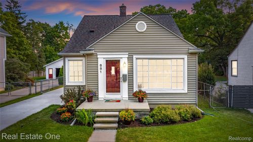 881 W Maplehurst St, Ferndale, MI, 48220-1294 | Card Image