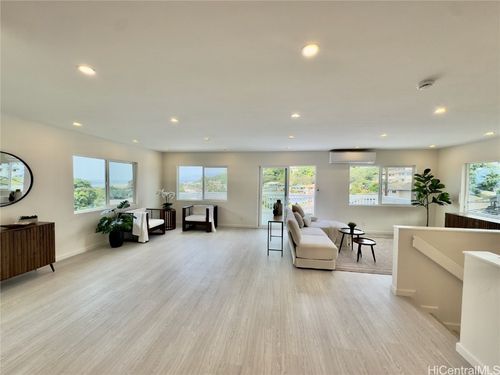 99-720 Puluniu Loop, Aiea, HI, 96701-3590 | Card Image