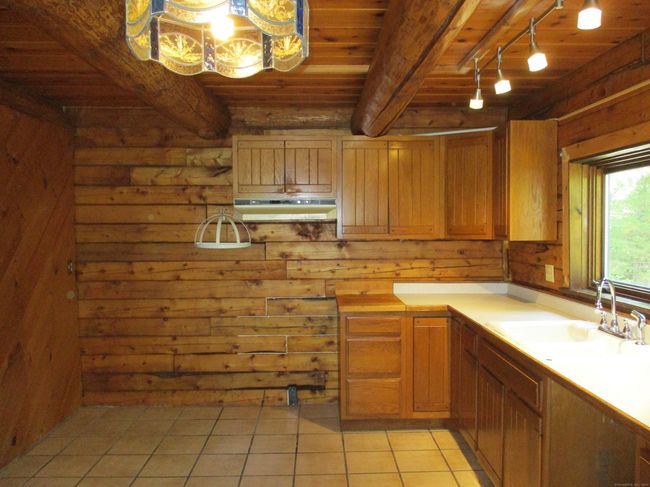 402 Brandy Hill Rd, House other with 2 bedrooms, 2 bathrooms and null parking in Thompson CT | Image 8