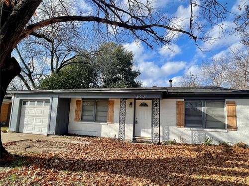 1203 Belvedere Dr, Arlington, TX, 76010-2931 | Card Image