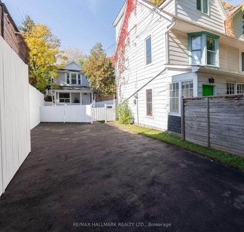 106 Willow Ave, Toronto, ON, M4E3K3 | Card Image