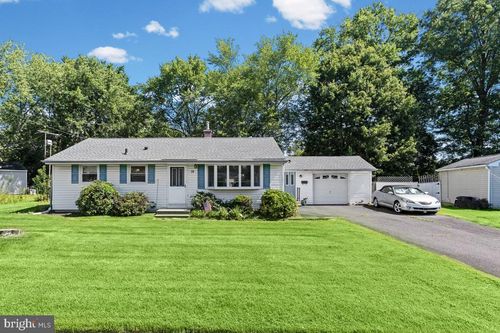18 Jean Dr, Hamilton, NJ, 08690-3938 | Card Image