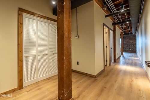 900-453 E Main St, Kingsport, TN, 37660-4852 | Card Image