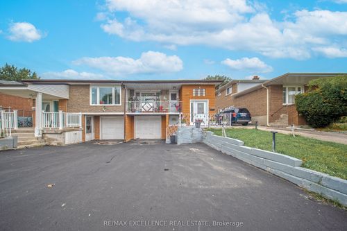 7246 Reindeer Dr, Mississauga, ON, L4T2M7 | Card Image