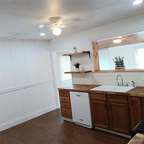 806 Rolwes Ave, Saint Louis, MO, 63135-1862 | Card Image