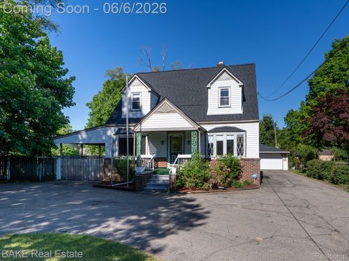 10195 Stark Rd, Livonia, MI, 48150-2617 | Card Image