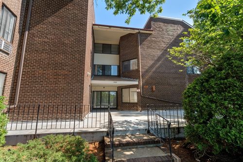 apt-8-935 Washington St, Newton, MA, 02460-1562 | Card Image