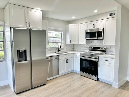 213-213 Oakridge N, Deerfield Beach, FL, 33442-1972 | Card Image