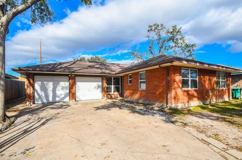 5214 De Milo Dr, Houston, TX, 77092-4216 | Card Image