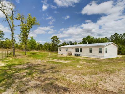 1750 Ne 154 Th Avenue, House other with 4 bedrooms, 3 bathrooms and null parking in Williston FL | Image 2