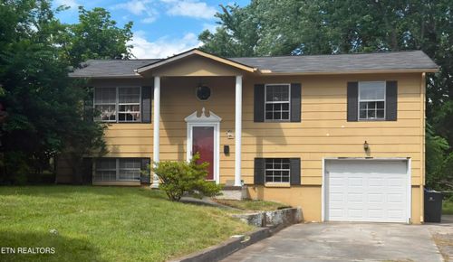 1716 Garden View Ln, Knoxville, TN, 37912-5326 | Card Image
