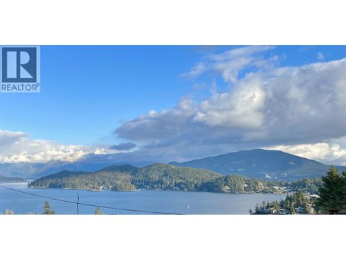 125-468 Eaglecrest Dr, Gibsons, BC, V0N1V8 | Card Image